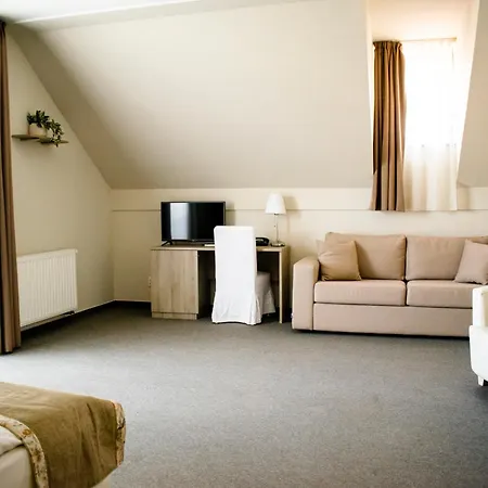 Levendula Hotell Algyo